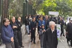 ادای احترام معاون توسعه دانشگاه علوم پزشکی تهران به مقام شامخ شهیدان والا مقام و لبیک به دعوت غیرت و همبستگی ملی