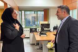 گرامیداشت روز زن با قدردانی از تلاش‌های اثرگذار بانوی روابط عمومی دانشگاه علوم پزشکی تهران