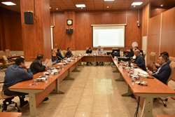 برگزاری جلسه کمیته فنی بازرگانی با حضور اعضای کمیته و کارشناسان مربوطه در دانشگاه علوم پزشکی و خدمات بهداشتی درمانی تهران