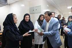 تقدیر خیرین سلامت از فداکاری کادر درمان بیمارستان شریعتی در ایام جنگ رمضان 