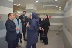 تکریم سرمایه‌های انسانی؛ عیادت مدیر رفاه و سلامت کارکنان دانشگاه علوم پزشکی تهران از همکاران بستری در مجتمع بیمارستانی یاس