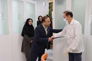 بازدید مدیر رفاه و سلامت کارکنان دانشگاه علوم پزشکی تهران از مرکز پیشگیری و سلامت دهان و دندان همزمان با روز دندانپزشک